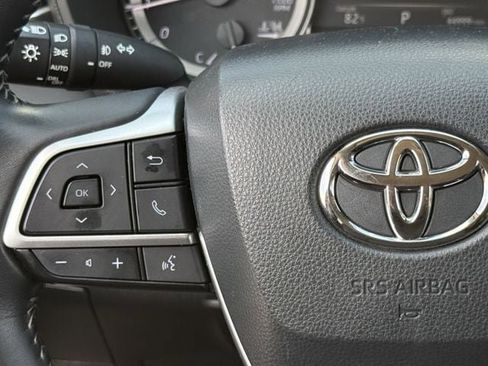 Used 2023 Toyota Highlander LE image 14