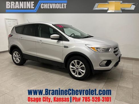Used 2017 Ford Escape SE AWD/4WD image 1