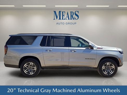 Used 2025 Chevrolet Suburban Z71 image 7