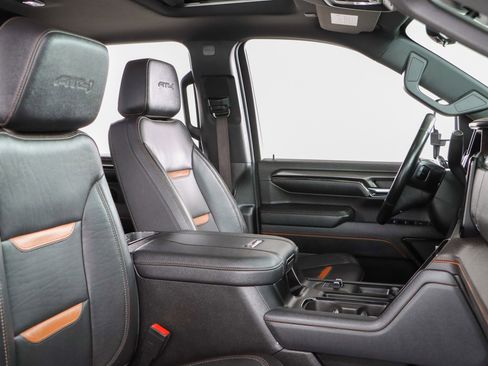 Used 2024 GMC Sierra 2500 AT4 w/ AT4 Premium Plus Package image 31