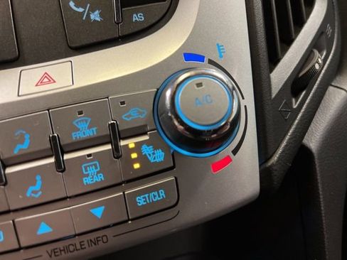 Used 2017 Chevrolet Equinox Premier w/ Enhanced Convenience Package image 38