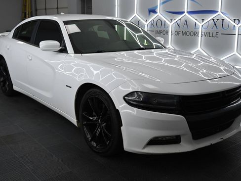 Used 2017 Dodge Charger R/T RWD image 5