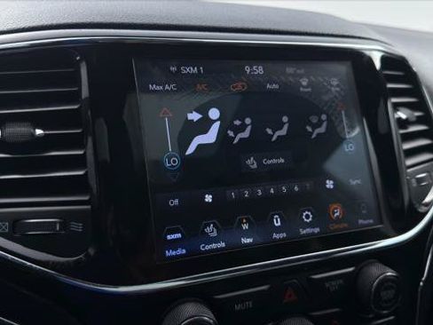 Used 2021 Jeep Grand Cherokee Limited RWD image 35