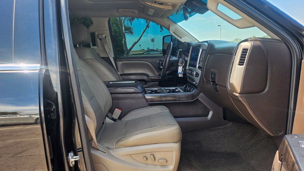 Used 2015 GMC Sierra 3500 Denali w/ Duramax Plus Package AWD/4WD image 20