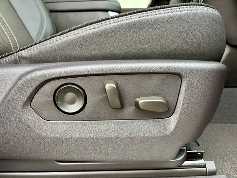 Used 2024 Chevrolet Silverado 1500 High Country w/ Technology Package image 37