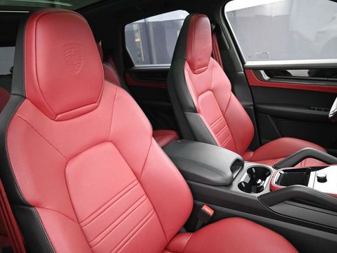 Certified 2026 Porsche Cayenne GTS image 30