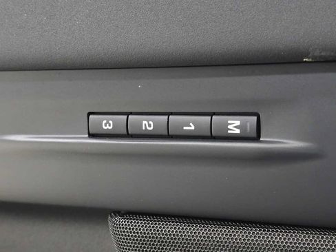 Used 2025 Land Rover Range Rover Evoque S AWD/4WD image 24