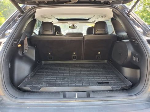 Used 2019 Jeep Cherokee Trailhawk AWD/4WD image 9