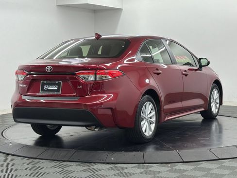Used 2026 Toyota Corolla LE w/ LE Premium Package FWD image 10