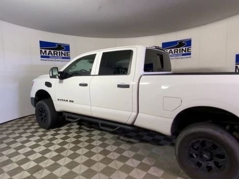 Used 2018 Nissan Titan S w/ GAWR Package AWD/4WD image 8