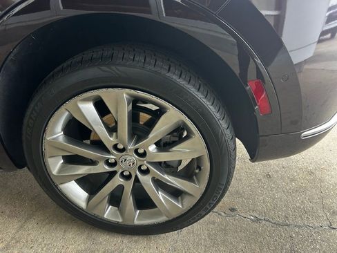 Used 2022 Buick Envision Avenir w/ Technology Package II image 8