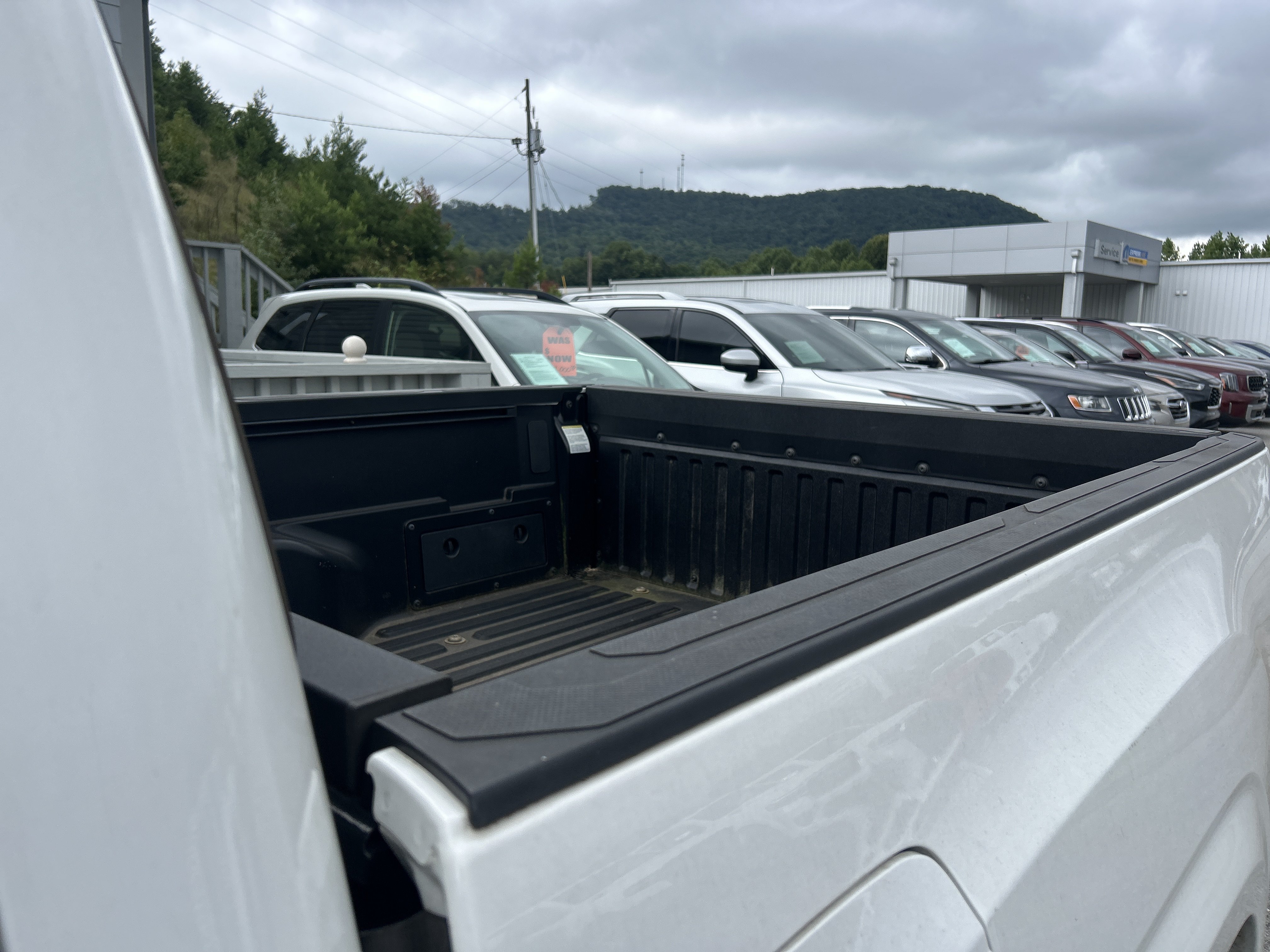 Used 2022 Toyota Tacoma SR w/ SR Convenience Package RWD image 24