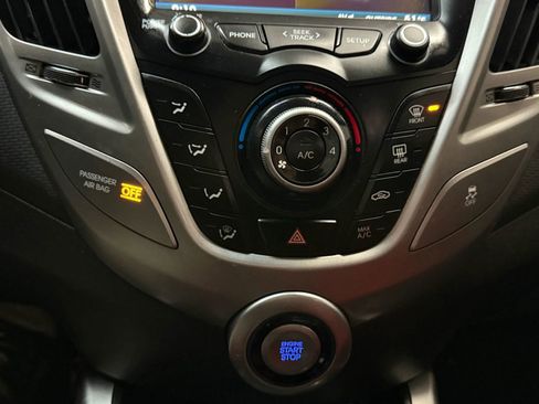 Used 2013 Hyundai Veloster RE:MIX Edition image 29