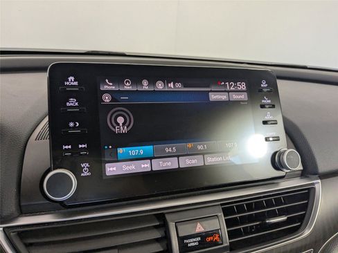 Used 2018 Honda Accord Touring image 17