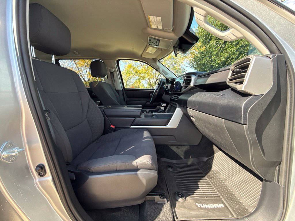 Used 2022 Toyota Tundra SR5 w/ SR5 Convenience Package AWD/4WD image 13