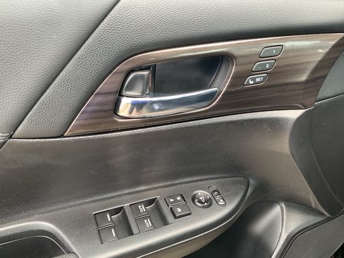 Used 2017 Honda Accord EX-L image 15