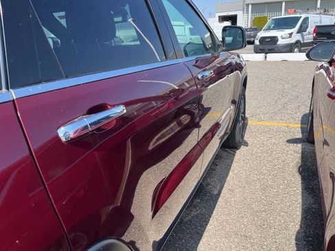 Used 2019 Jeep Grand Cherokee Limited image 18