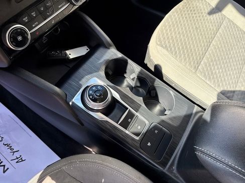 Used 2022 Ford Escape SE w/ Cold Weather Package image 20