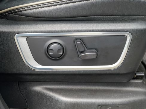Used 2023 RAM 1500 Laramie AWD/4WD image 44