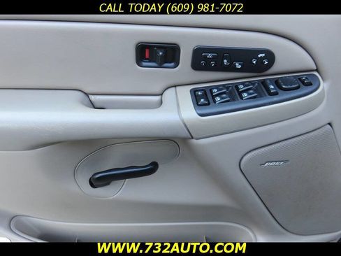Used 2004 Chevrolet Tahoe LT w/ LT Preferred Equipment Group AWD/4WD image 24