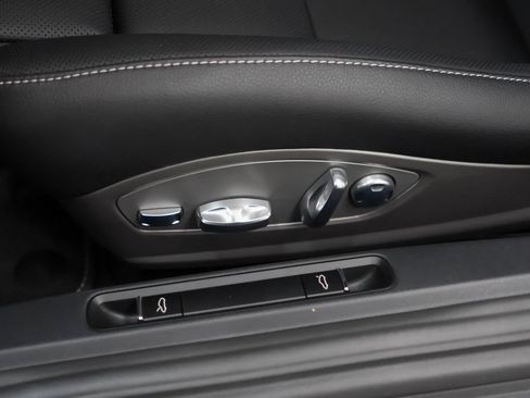 Used 2025 Porsche 718 Cayman image 21