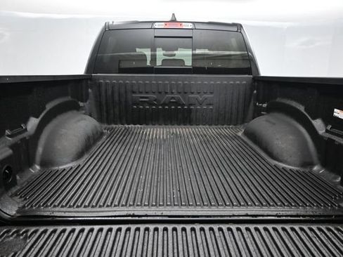 Used 2022 RAM 1500 Big Horn AWD/4WD image 18