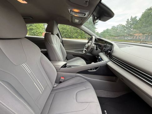 Used 2021 Hyundai Elantra SEL w/ Convenience Package image 28