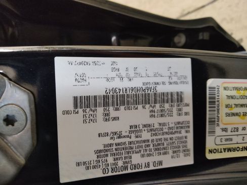Used 2020 Ford Fusion SE FWD image 33