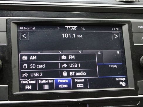 Used 2022 Volkswagen Tiguan S image 31