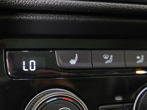 Used 2024 Volkswagen Taos SE w/ Panoramic Sunroof Package AWD/4WD image 51