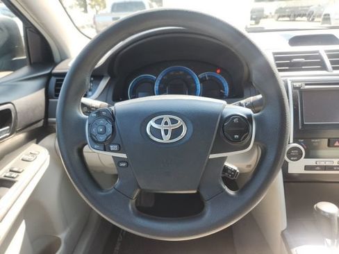 Used 2014 Toyota Camry LE FWD image 8