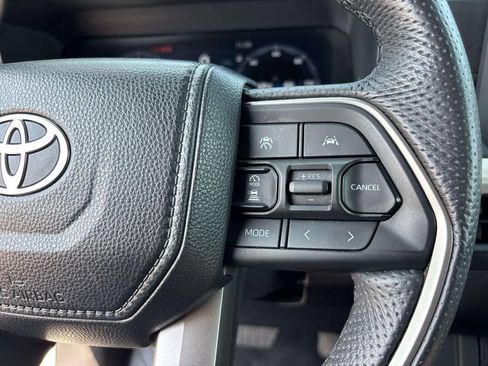 Used 2024 Toyota Tacoma TRD Sport AWD/4WD image 19