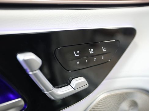 Used 2023 Mercedes-Benz EQS 580 4MATIC SUV image 24