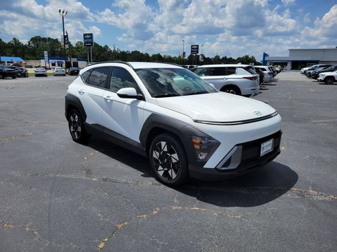 Used 2025 Hyundai Kona SEL FWD image 7