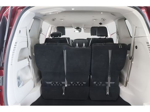 Used 2023 Chrysler Pacifica Touring-L FWD image 27