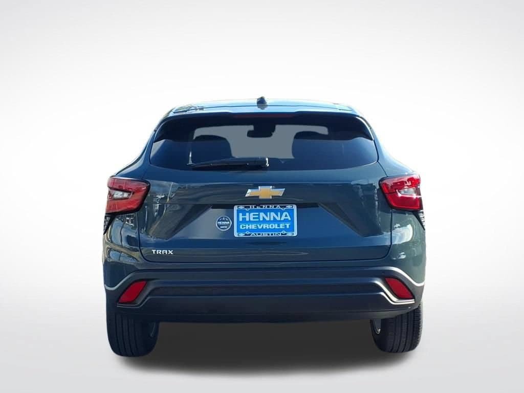 New 2026 Chevrolet Trax LS w/ LS Convenience Package FWD image 4