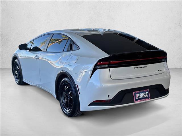 Used 2023 Toyota Prius LE FWD image 3