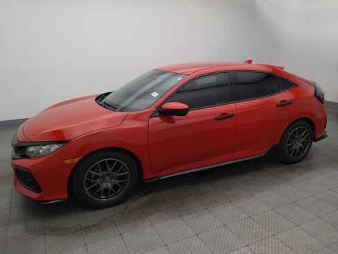 Used 2017 Honda Civic Sport image 2