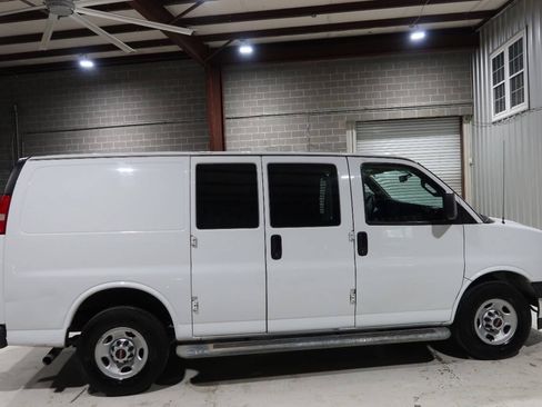 Used 2018 GMC Savana 2500 w/ Driver Convenience Package RWD image 6