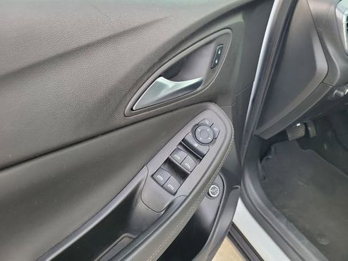 Used 2024 Buick Encore GX Preferred image 11