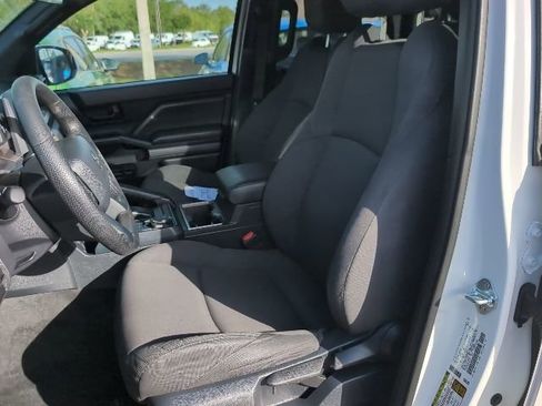 Used 2025 Toyota Tacoma SR5 image 9