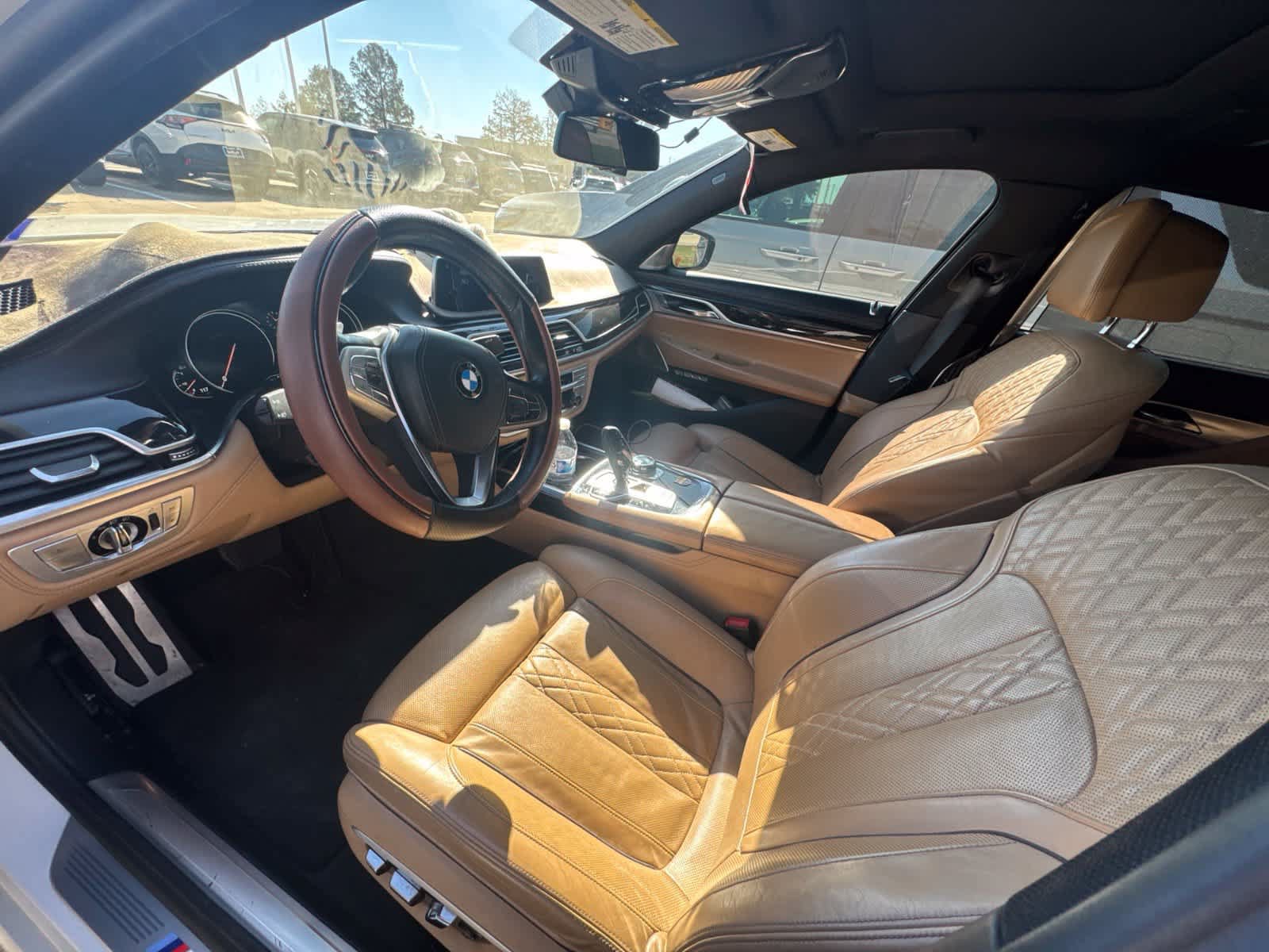 Used 2017 BMW 750i RWD image 8