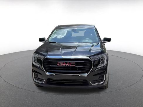 Used 2024 GMC Terrain SLE FWD image 7