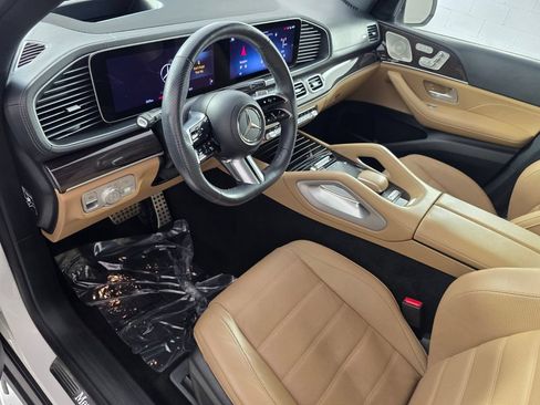 Certified 2024 Mercedes-Benz GLS 450 4MATIC image 10