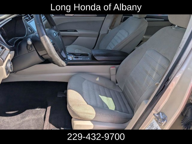Used 2017 Ford Fusion SE w/ Fusion SE Technology Package FWD image 13