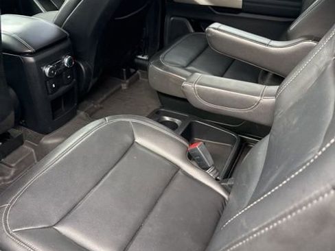 Certified 2020 Ford Explorer XLT w/ Equipment Group 202A image 5