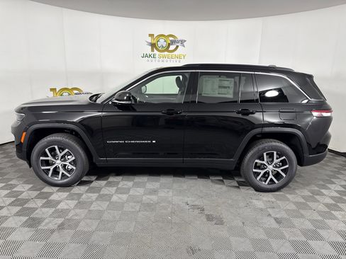 New 2025 Jeep Grand Cherokee Limited w/ Trailer Tow Package image 5