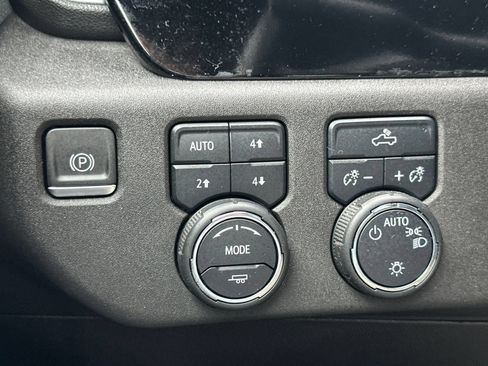 Used 2023 Chevrolet Silverado 1500 LT AWD/4WD image 37