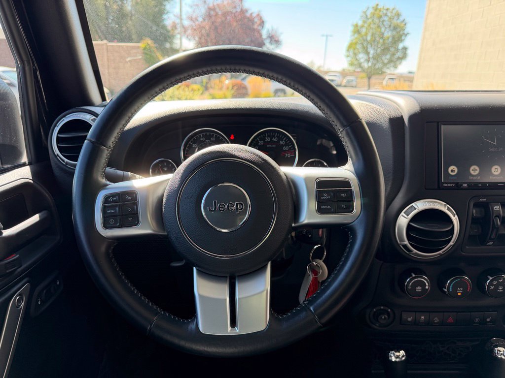 Used 2017 Jeep Wrangler Unlimited Rubicon AWD/4WD image 9