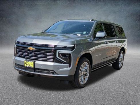 New 2025 Chevrolet Suburban High Country image 8